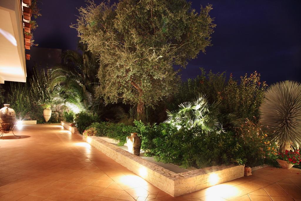 B&B Villa Il Sughero Monopoli Exterior photo